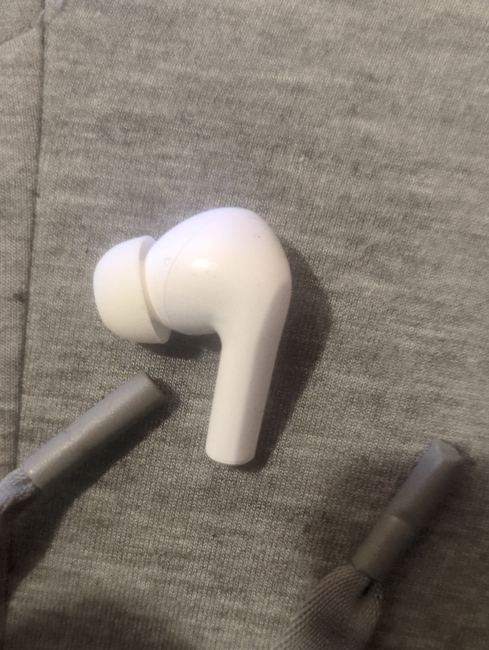 Apple White In-Ear Wireless Earbud